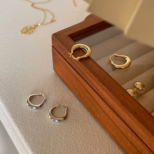 Hoop Earrings  New Trendy Internet Celebrity Oval Hoop Earrings French Retro Round Face Slimming Earrings Autumn and Winter