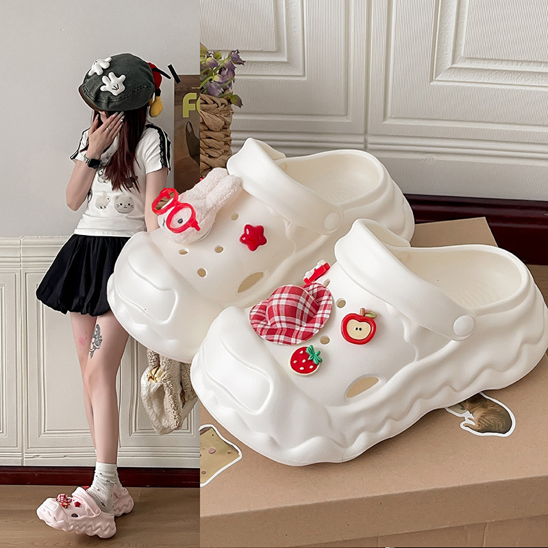 Super Nice Thick-Soled Clogs for Women's Summer Outer Wear Non-Slip 2025 New Cute Cartoon Comfortable and Versatile Sandals and Slippers