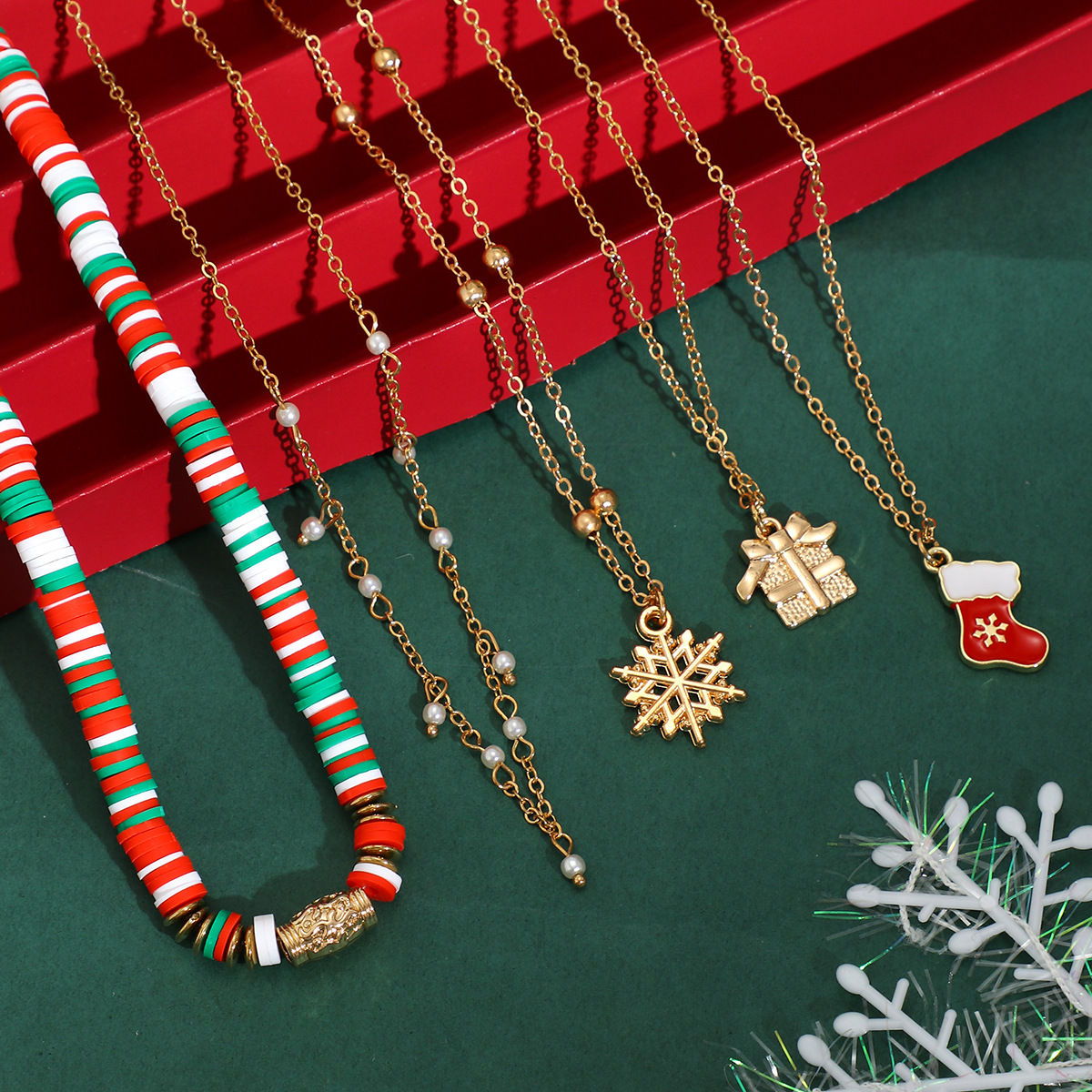 Christmas Beaded Choker Necklace With Crystal Snowman Charms_voghion.com