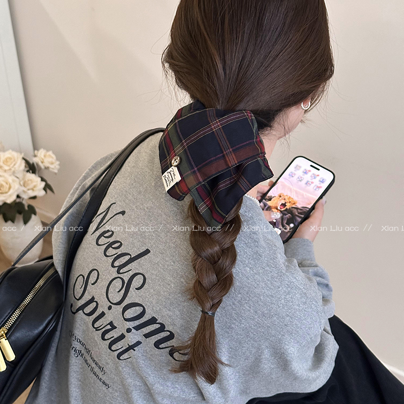 Retro scarf