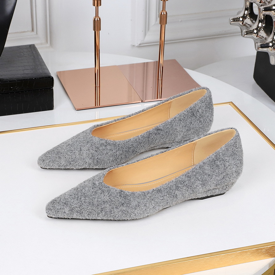 3683-17 New Korean Style Plush Single Shoes with Shallow Mouth, Sharp Point, Simple Slope Heel, Low Heel, Fashionable Women's Shoes