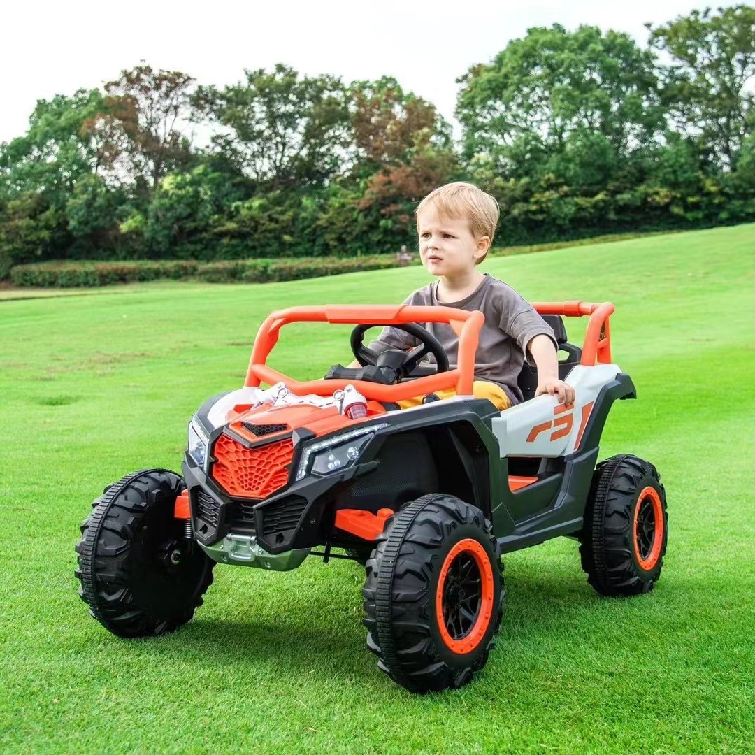 Nuevo coche eléctrico todoterreno de cuatro ruedas para niños de doble asiento para niños juguetes de control remoto coche de apoyo al comercio exterior