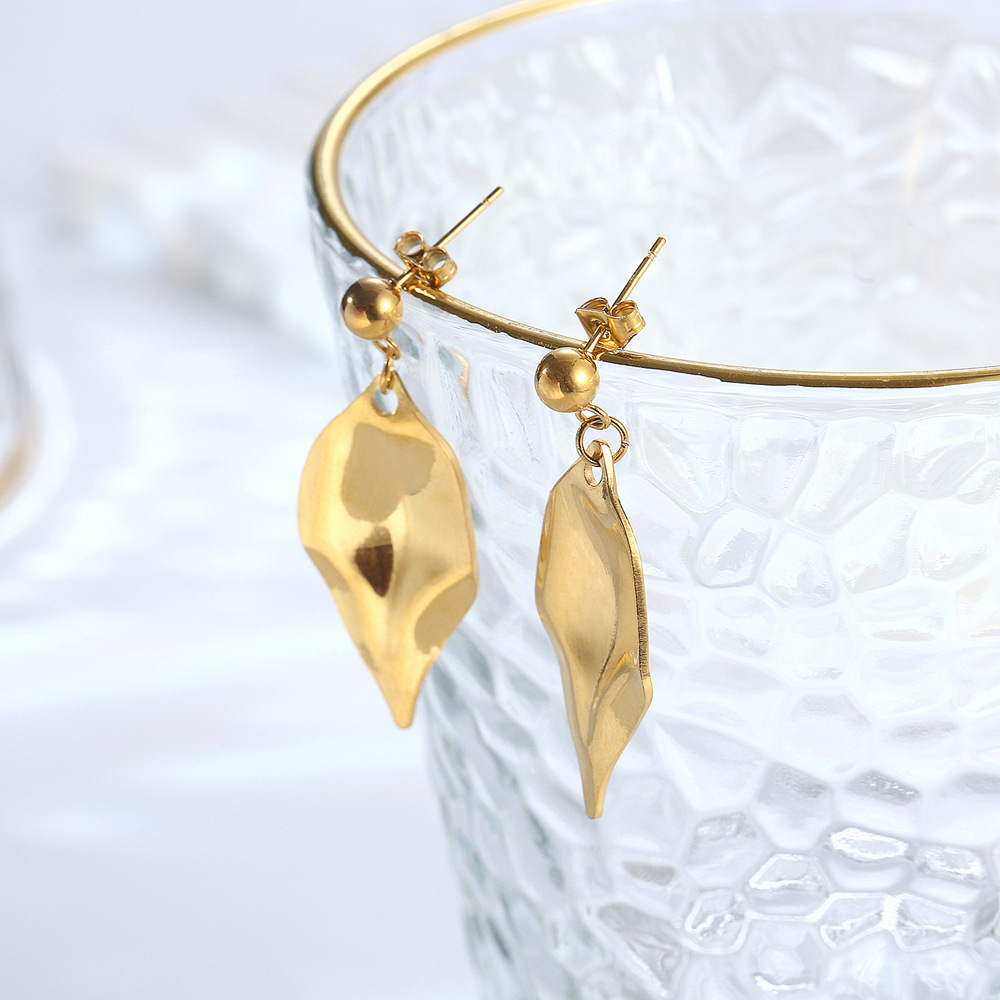 1 Pair Elegant Lady Leaf Plating 304 Stainless Steel 18K Gold Plated Drop Earrings display picture 1