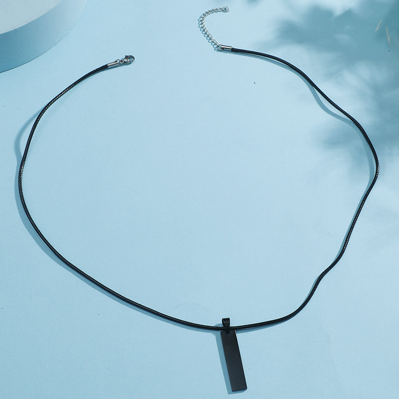 Mode Einfache Glänzende Lange Edelstahl Schriftzug Leder Seil Halskette Großhandel Nihaojewelry display picture 2