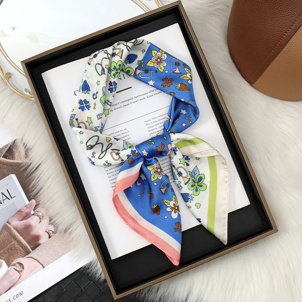 Costura de dos colores 70 bufanda de seda de simulación pequeña floral dulce sensación de oxígeno bufanda cuadrada bufanda femenina diaria con bufanda pequeña