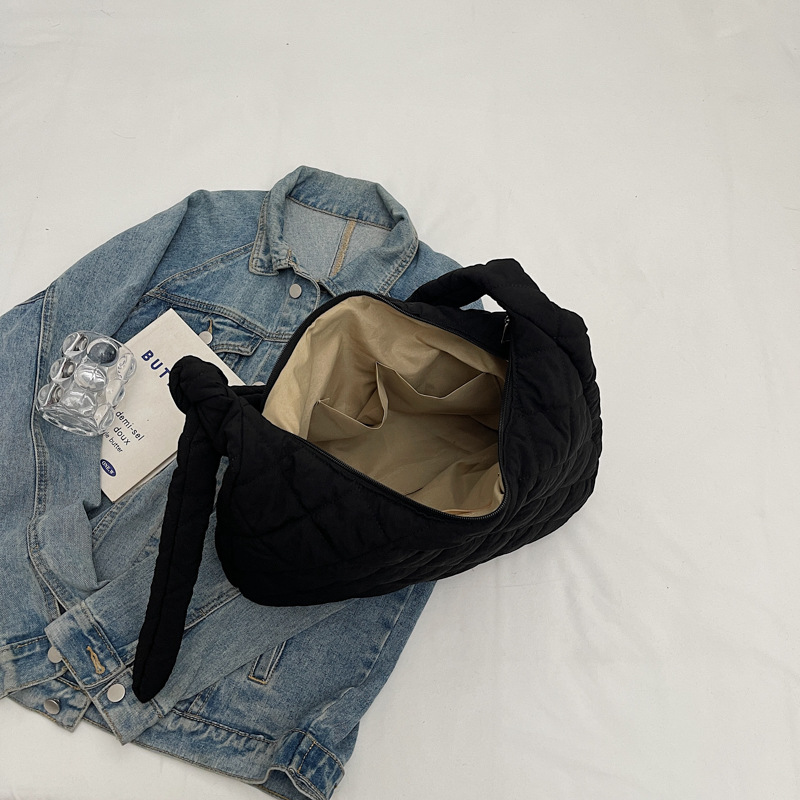 Nueva bolsa de mensajero de un solo hombro de nicho de Corea del Sur, bolsa de plumas, bolsa de lomo de gran capacidad, bolsa de tela suave ligera y resistente al agua