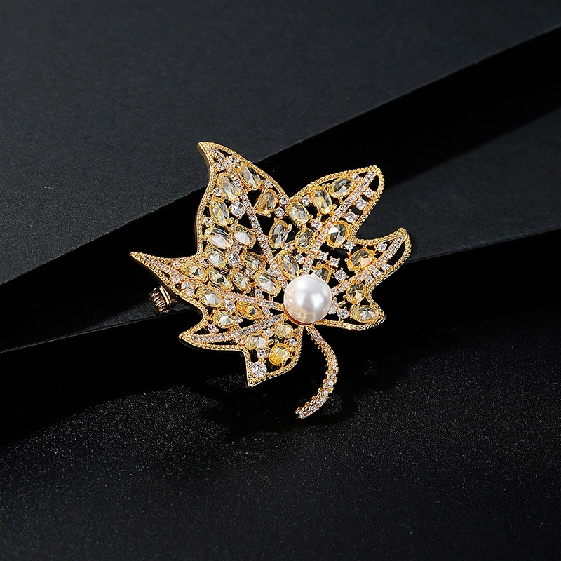 Winter copper zirconium from pearl lapel pin, brooch, protective underware, pin