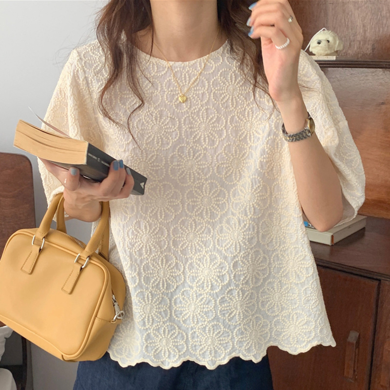 Korean chic Summer Style Simple Design chic Heavy Embroider Flower Puff Sleeve Loose Shirt Top