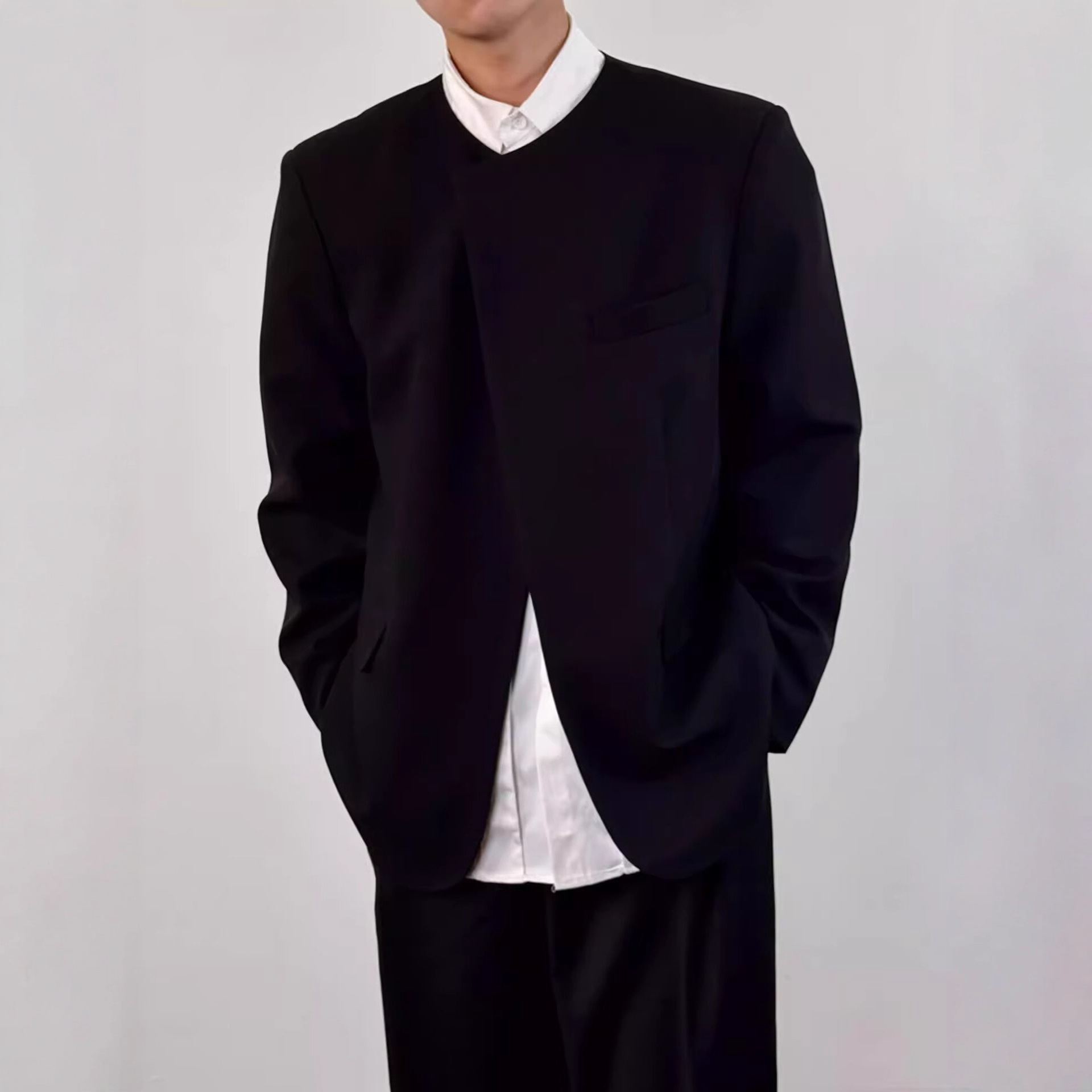 새로운 고급 심플 라운드 넥 슈트, 루즈한 어깨 패드, 칼라리스 슈트 재킷, 남성 캐주얼 다용도 튜닉