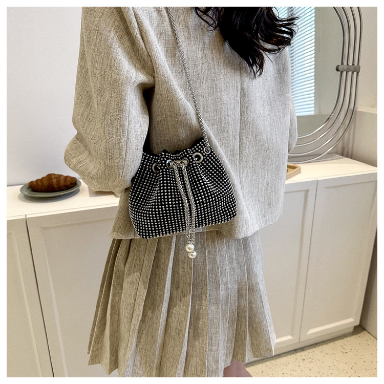 Minimalist Women's Bucket Bag With Diamond Details Single Shoulder_voghion.com