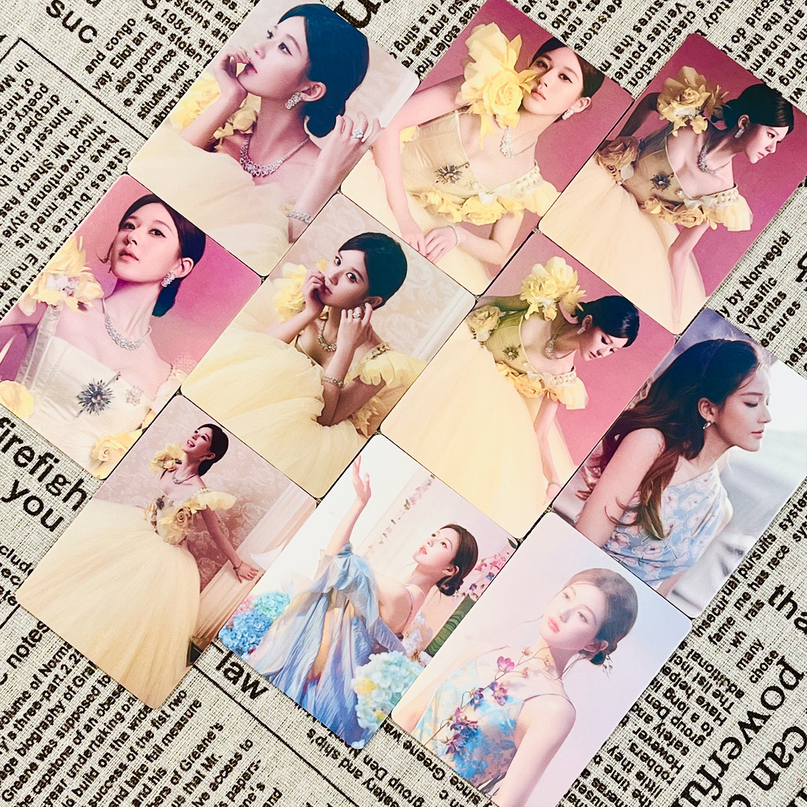 趙露思鐳射小卡55張盒裝寫真劇照周邊拍立得自拍卡閃卡自印lomo卡