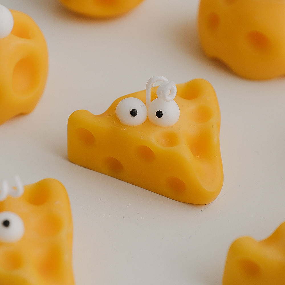 Cheese scented candle creative gift wholesale diy girl gift birthday souvenir ins scented candle ornaments