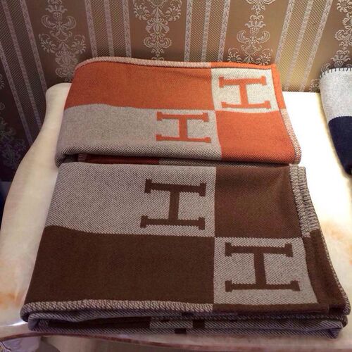 Letter H shawl wool air conditioning blanket small era manufacturer sells cashmere blanket warm and thickened ins amazon