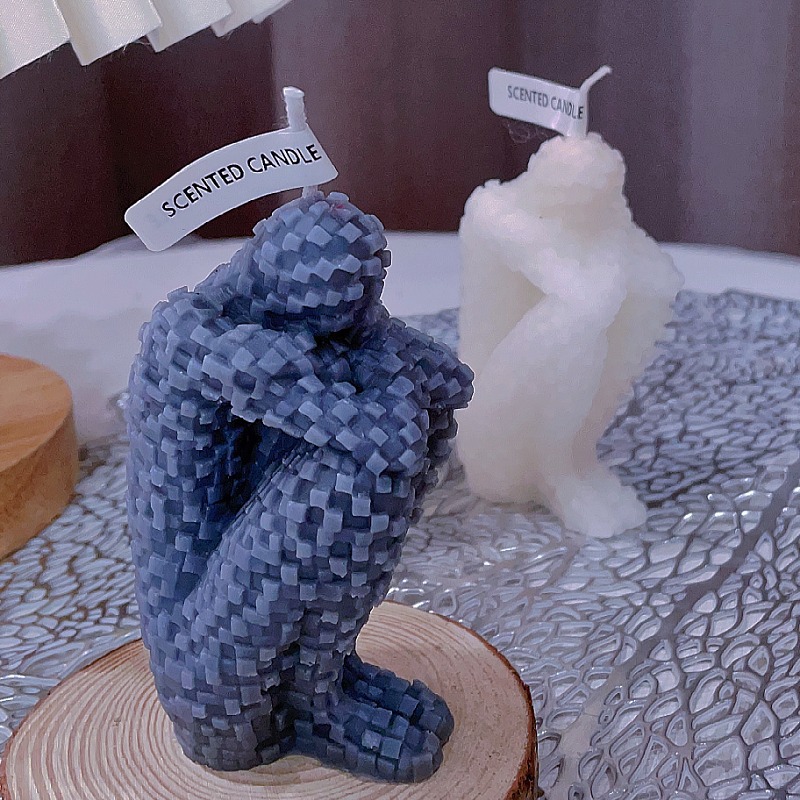 曳焰自愈香薰蠟燭 亞馬遜速賣通馬賽克孤獨抱自己創意擺件蠟燭