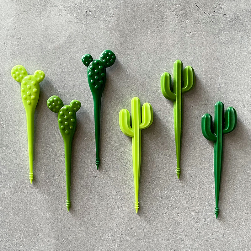 50g Weight Cute Cactus Cartoon Plastic Fruit Fork 1 Set