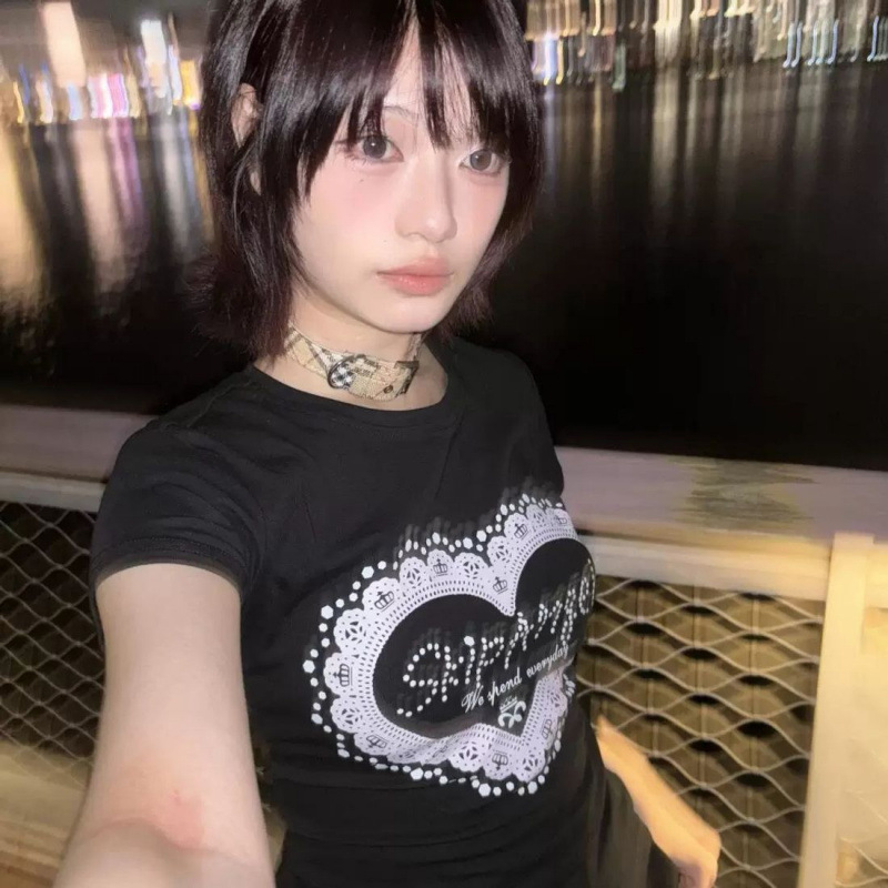 American-Style Spicy Girl Lace Heart Print T-Shirt for Women, Summer Regular Shoulder Short-Sleeve Slim Fit Black Short Y2K Top American-Style Spicy Girl Lace Heart Print T-Shirt for Women, Summer Regular Shoulder Short-Sleeve Slim Fit Black Short Y2K Top
