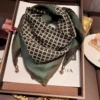 Green [Circle buckle ~ magnetic buckle cotton square scarf]