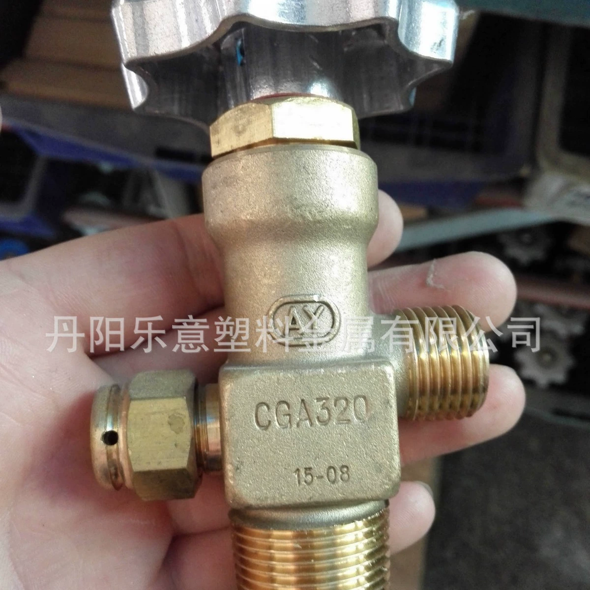 Продажа игольчатых ацетиленовых газовых баллонных клапанов CGA200, 300, 326, 320A и диафрагменных углекислых газовых клапанов.