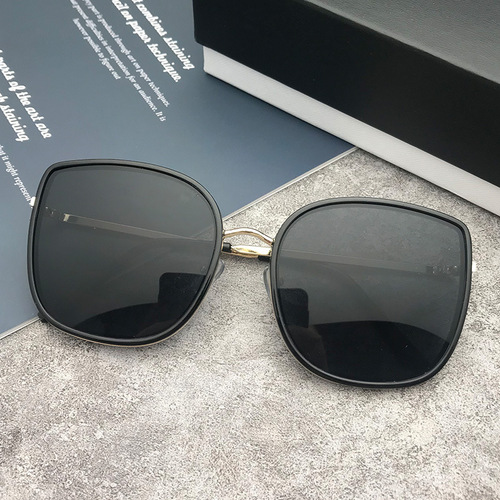 Xiaohongshu Live Same Style Classic Retro Square Metal Sunglasses for Driving and Fishing, UV Protection