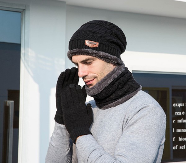 Knitted Hat with Scarf