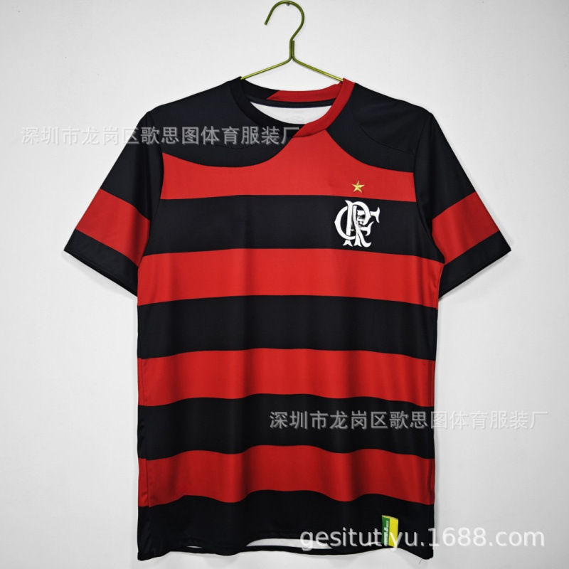 thumbnail for Uniformes de futebol Série A versão retomo AC Milan camisa do futebol jersey em casa Ronaldo Kaká