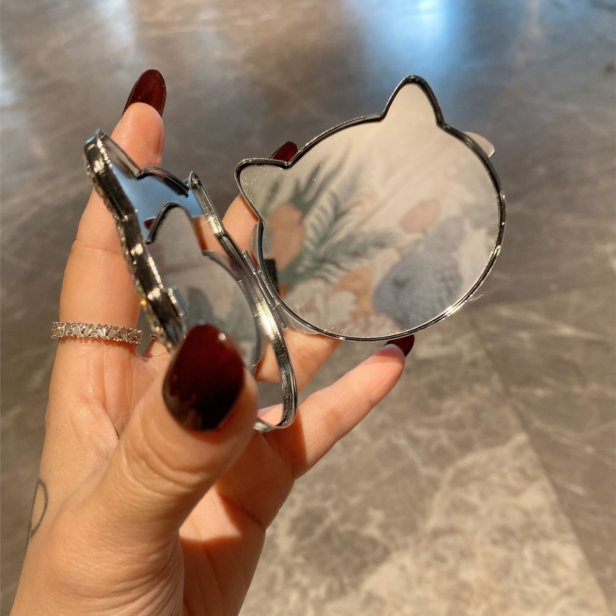 Cartoon cute handheld small folding double-sided mirror