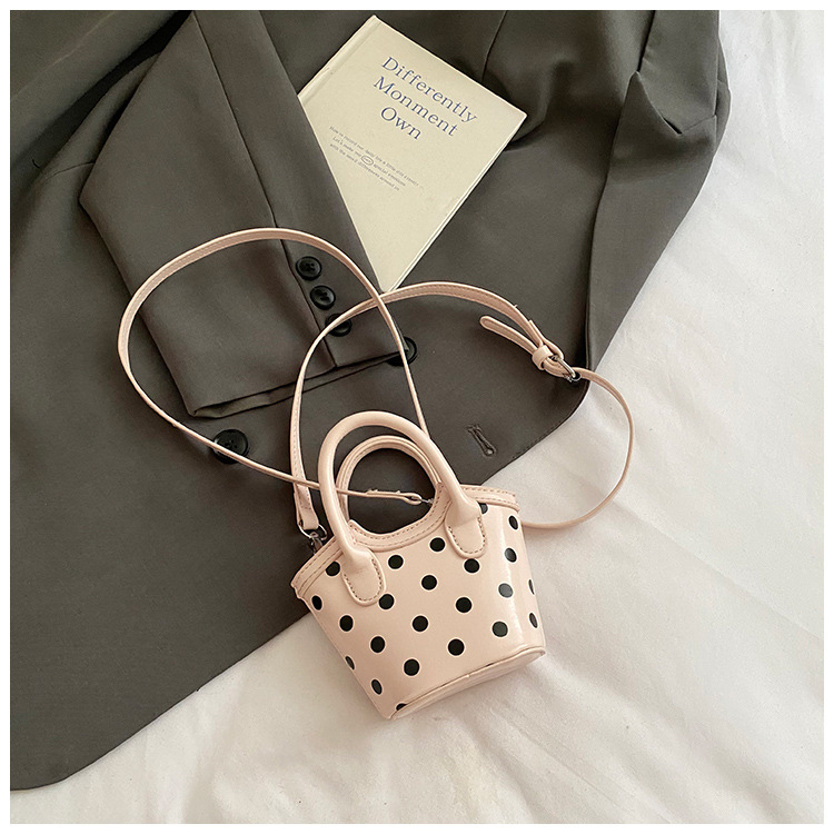Bolsa rosa desnuda