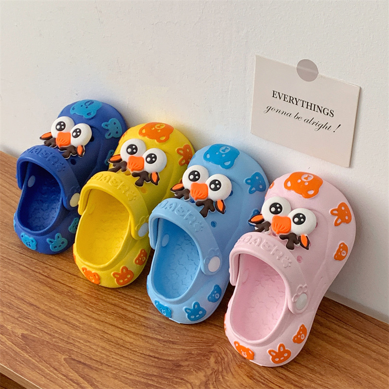 2025 summer new net red children's sandals and slippers EVA ultra light cartoon two-wear wrap shoes hole shoes wholesale