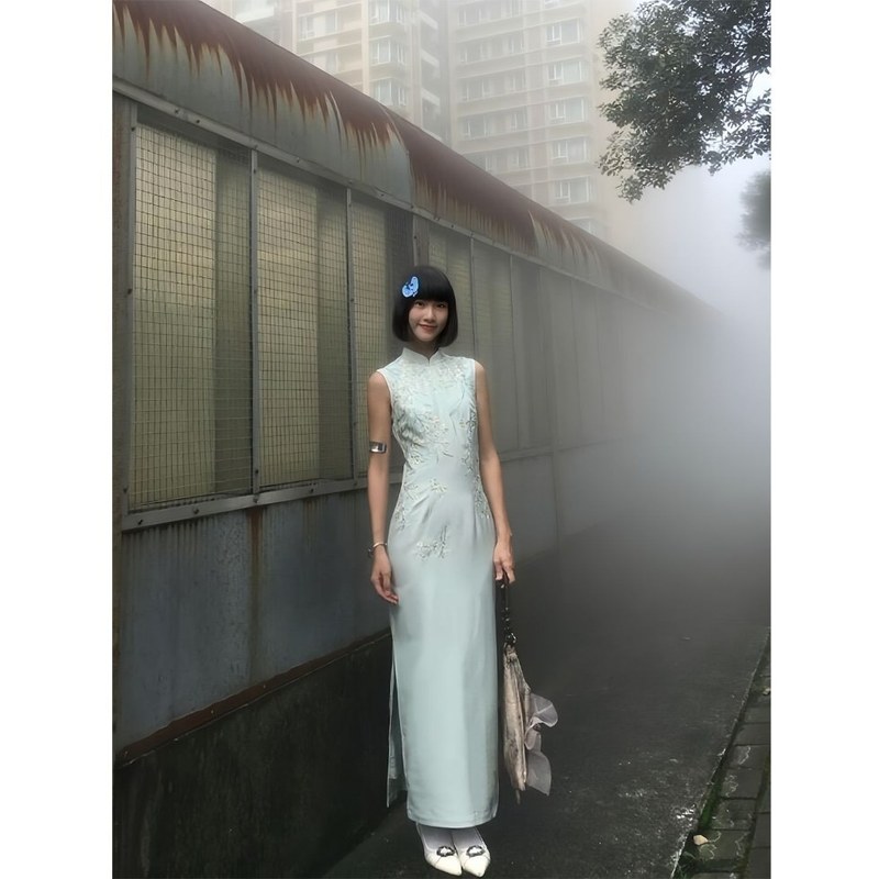 旗袍改良年轻款少女高级感新中式刺绣优雅气质显瘦收腰绝美连衣裙|undefined