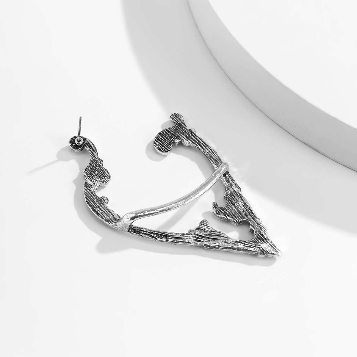 Retro Unregelmäßige Ohrmuschel Elfen Dreidimensionaler Ohrknochenclip Großhandel Nihaojewelry display picture 4