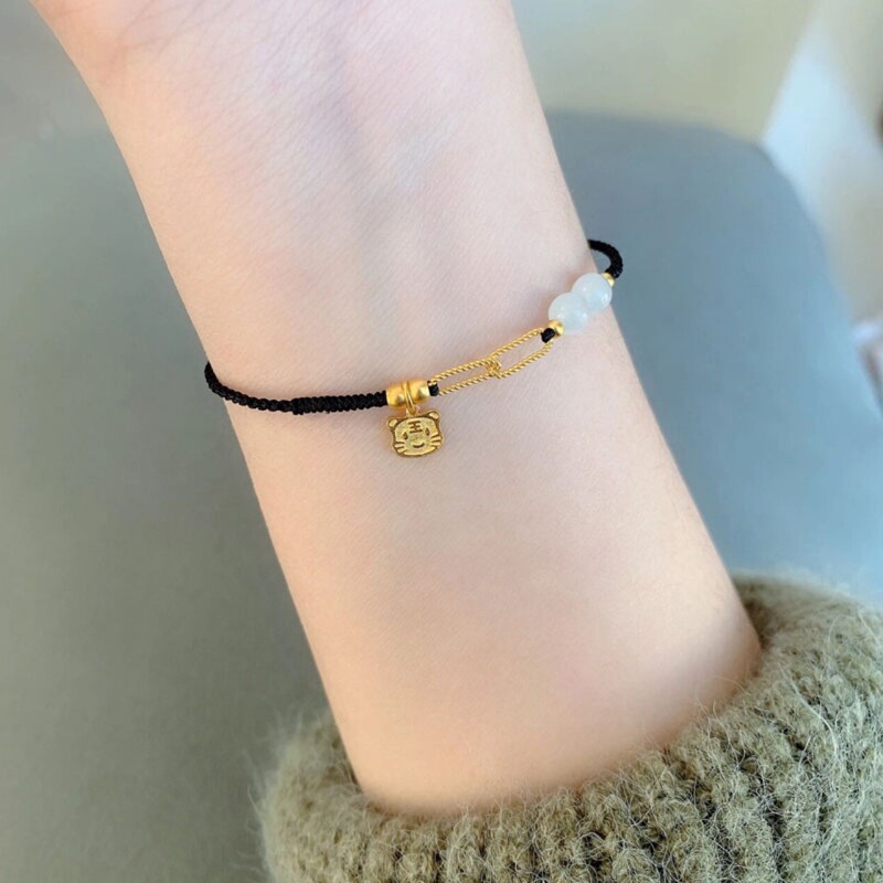 TikTok Hot Selling Little Tiger Bracelet Women's Buman Year Zodiac Tiger Woven Red Rope Hand Rope Christmas for Girlfriend
