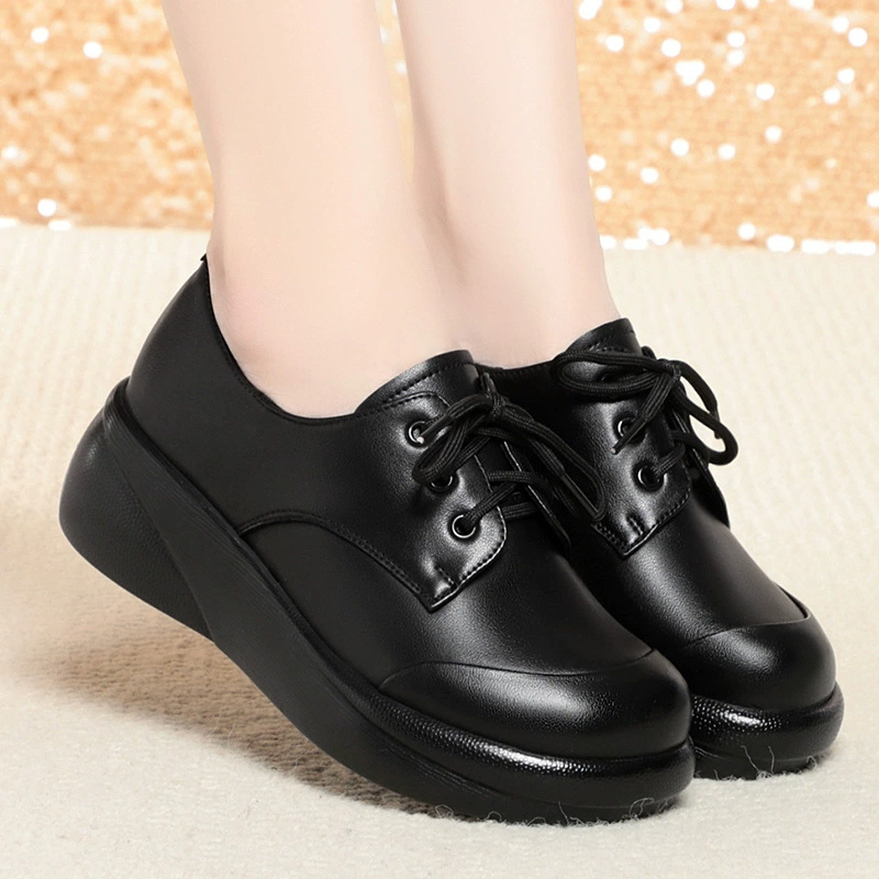 Мягкая кожаная обувь для женщин с мягким шнуровкой 2024 новая круглая голова мама обувь повседневная кожаная обувь мягкая подошва рабочая обувь
