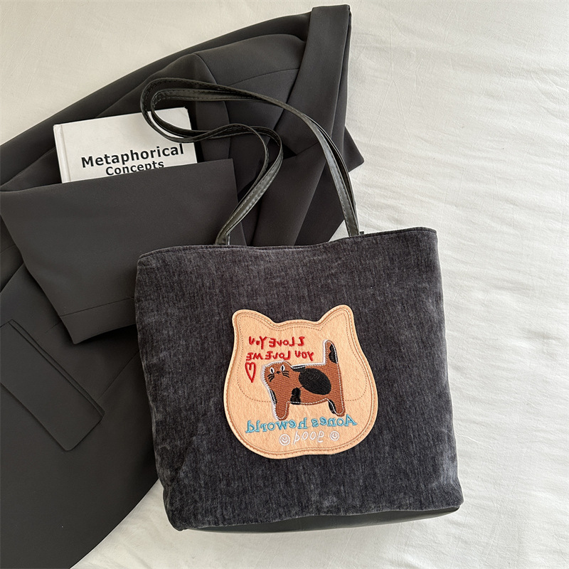 Bagos de gran capacidad para chicas encantadoras otoño / invierno 2024 nuevo estilo retro bolso de hombro de moda alta sensación bolso de brazo