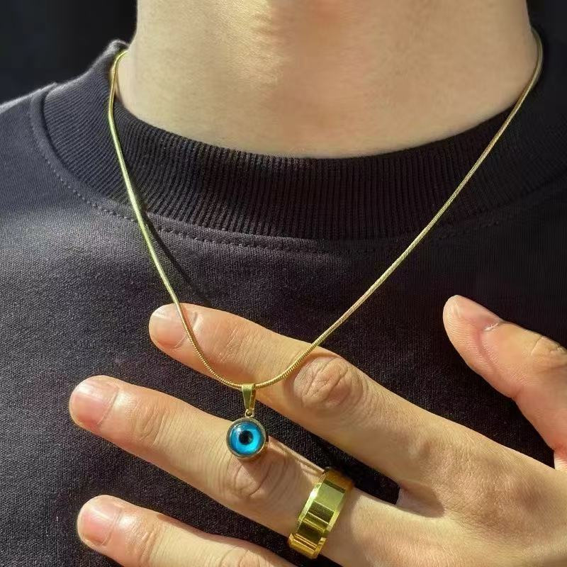 Retro Devil Eye Pendant Necklace Unisex Titanium Steel Clavicle Chain_voghion.com