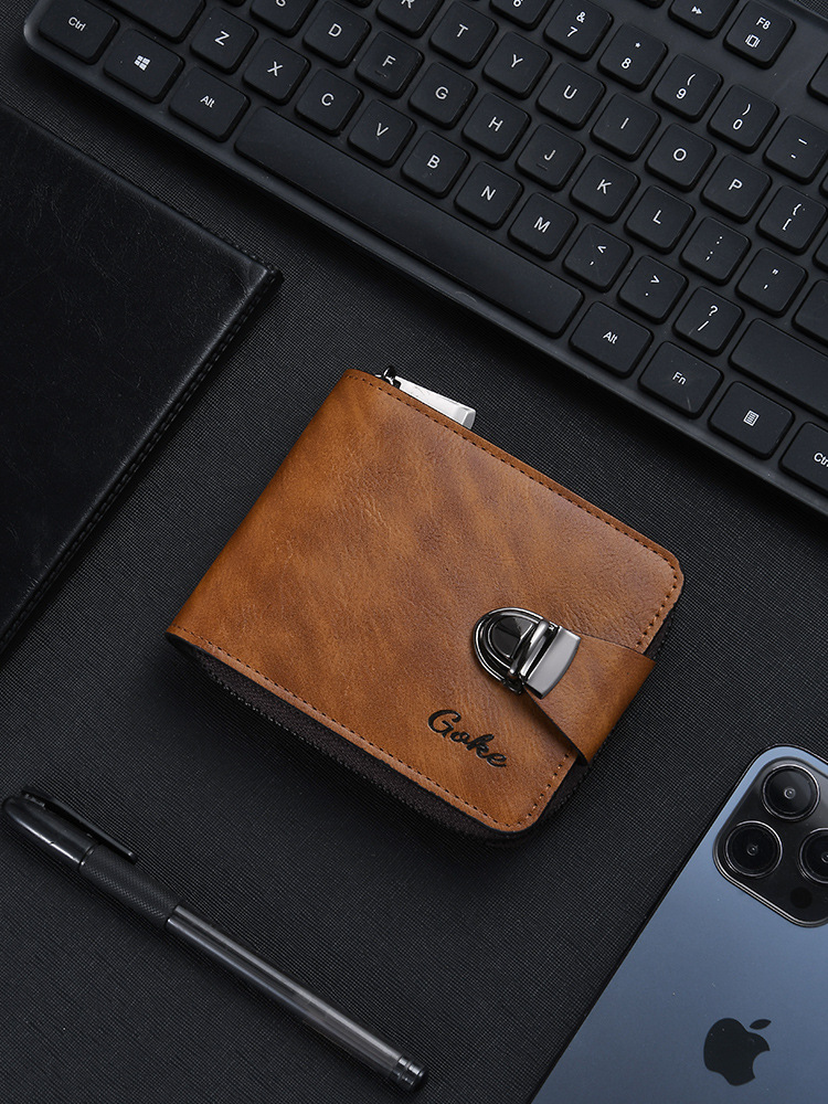 Short wallet with zipper