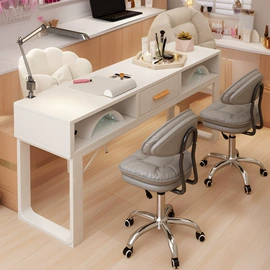 电脑桌;床头柜;书架