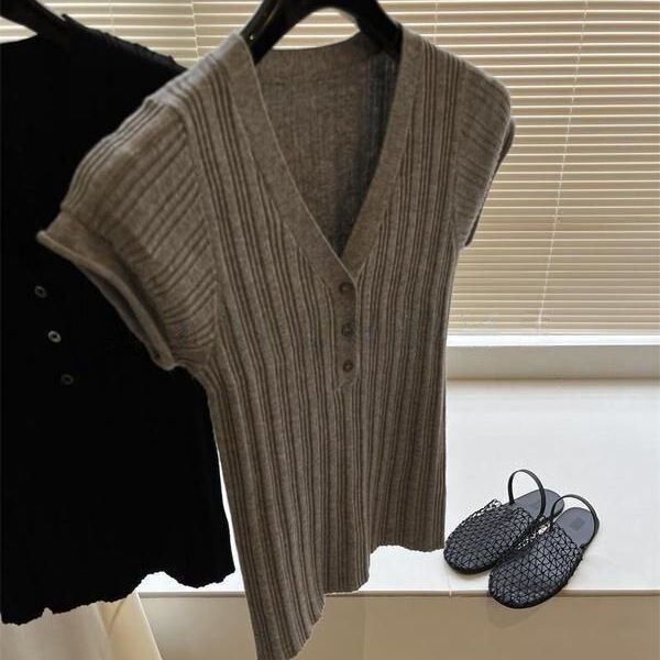 2026 Spring/Summer Skin-Friendly and Comfortable Ribbed V-Neck Short-Sleeve Knit Top with Rolled Cuffs