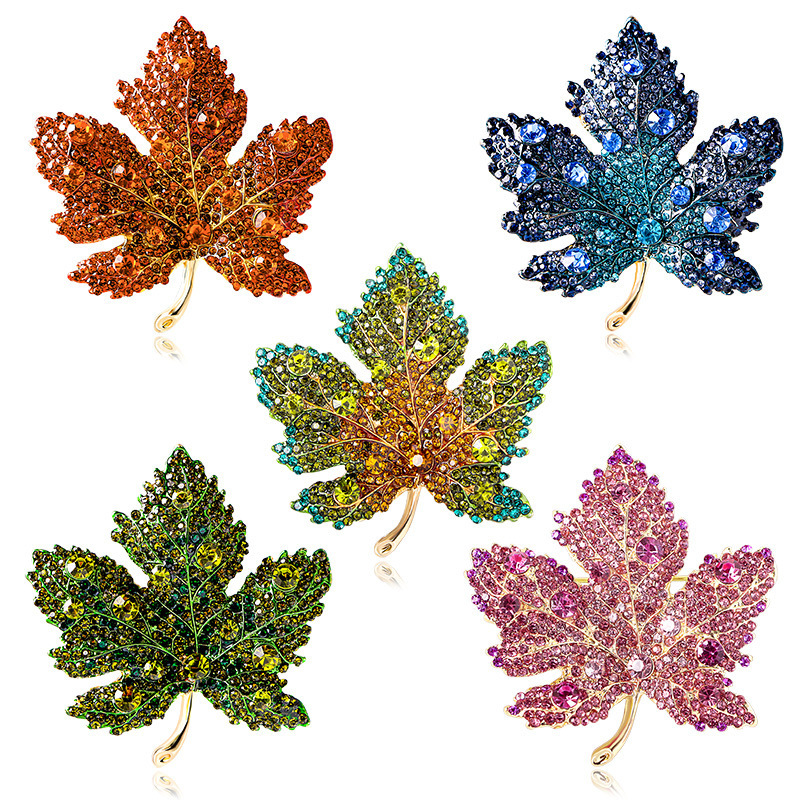 Retro Pin Maple Leaf Alloy Inlay Rhinestones Unisex Brooches display picture 1