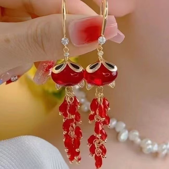 El Fox Rojo Fringe Ear Hook