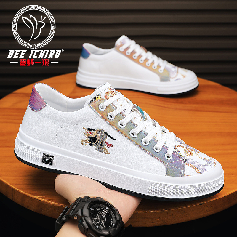 《蜜蜂一狼》品牌男鞋新款運動風真皮板鞋四季款時尚印花休閒皮鞋