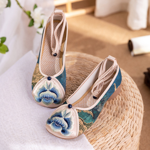 Hanfu shoes Qipao Chinese Princess cosplay shoes old Beijing cloth shoes  female embroidery national wind folk dance embroidered shoes