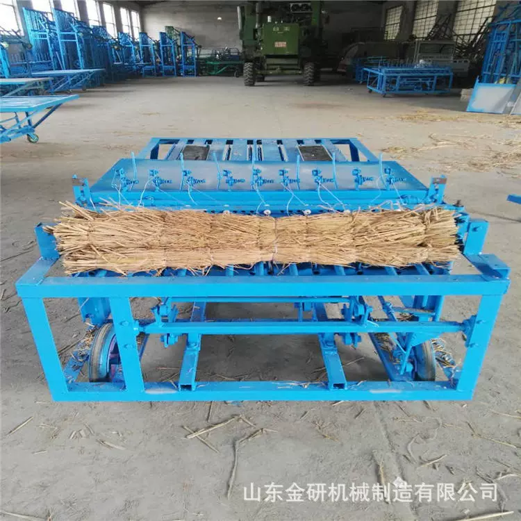 花圃大棚保温草帘机 自动锁边草毡子机 宽窄可调牧草草席机设备