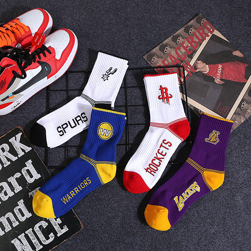 Basketball socks men's socks trendy sports socks nab team long-barred ins trendy men's socks mid-barred sports socks Xinjiang cotton sweat-absorbent Basketball socks men's socks trendy sports socks nab team long-barred ins trendy men's socks mid-barred sports socks Xinjiang cotton sweat-absorbent