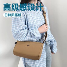 �羳�r�����Ů���¿ɫ��������ڴ��W��б���Ů���eС����