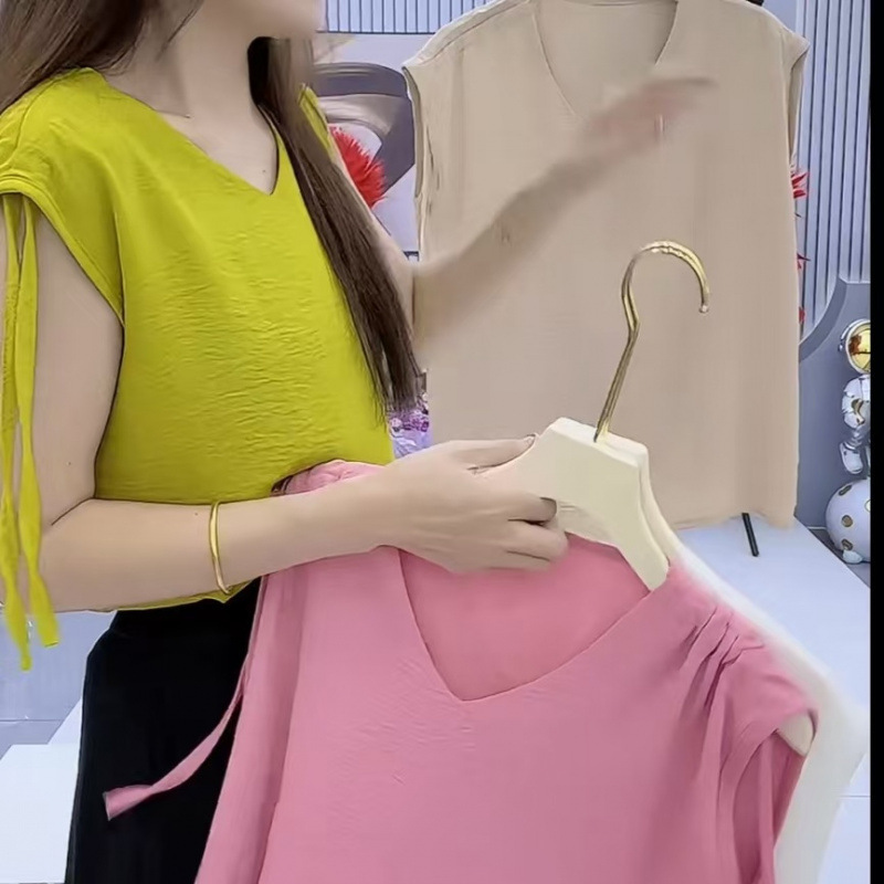 Designed Pleated Collarless Sleeveless Shirt for Women's Summer New Style Versatile Fashionable and Chic Short Shirt Top