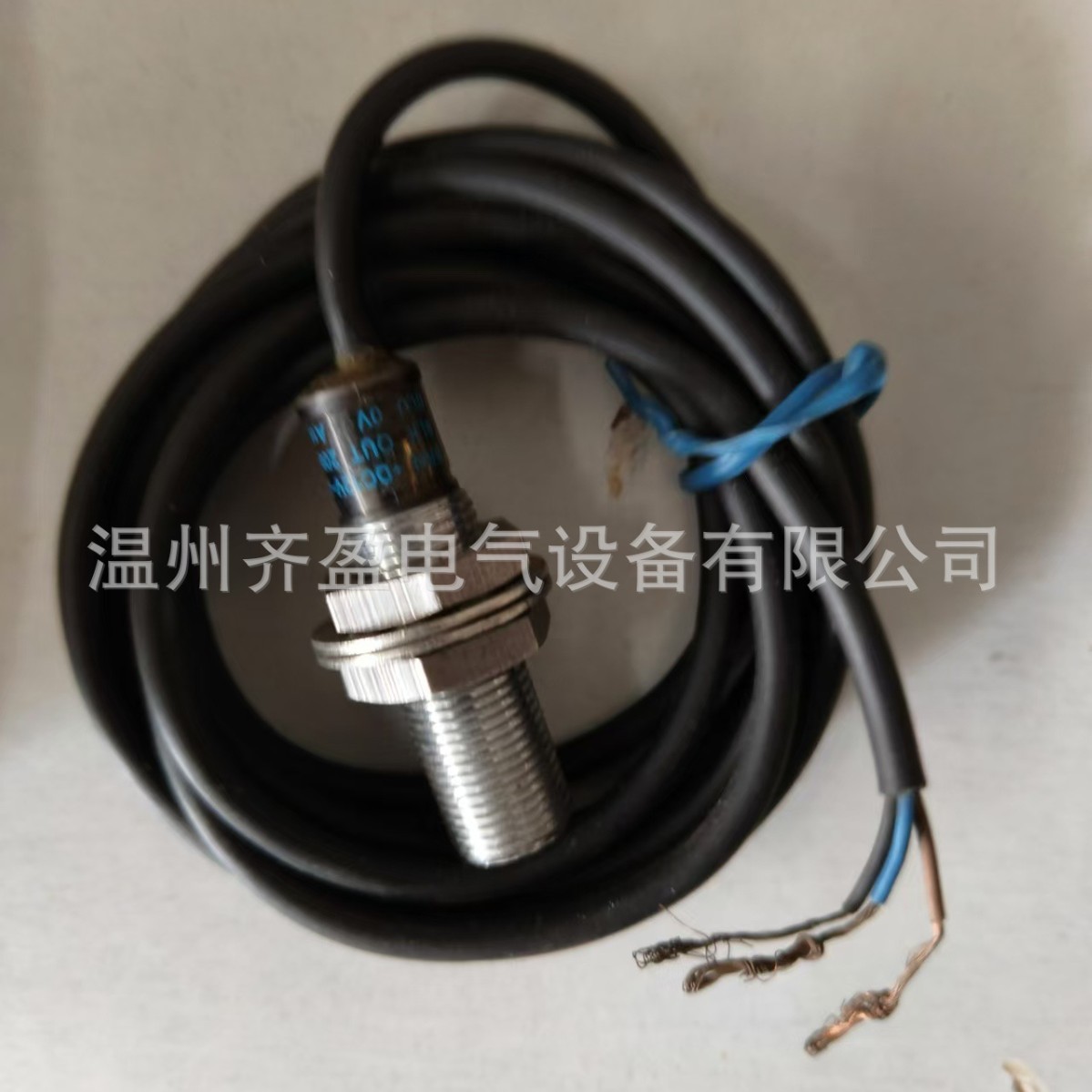 接近开关广泛应用于各种类机床数控加工中心各种机械设备实现自动