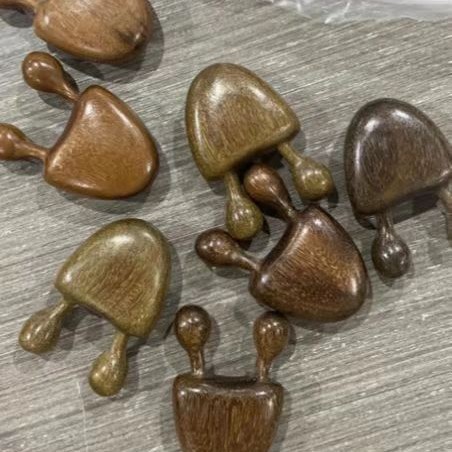 緑檀木の鼻を剃るマッサージ器は筋の棒をかき回して鼻筋の目の美容マッサージをします。|undefined