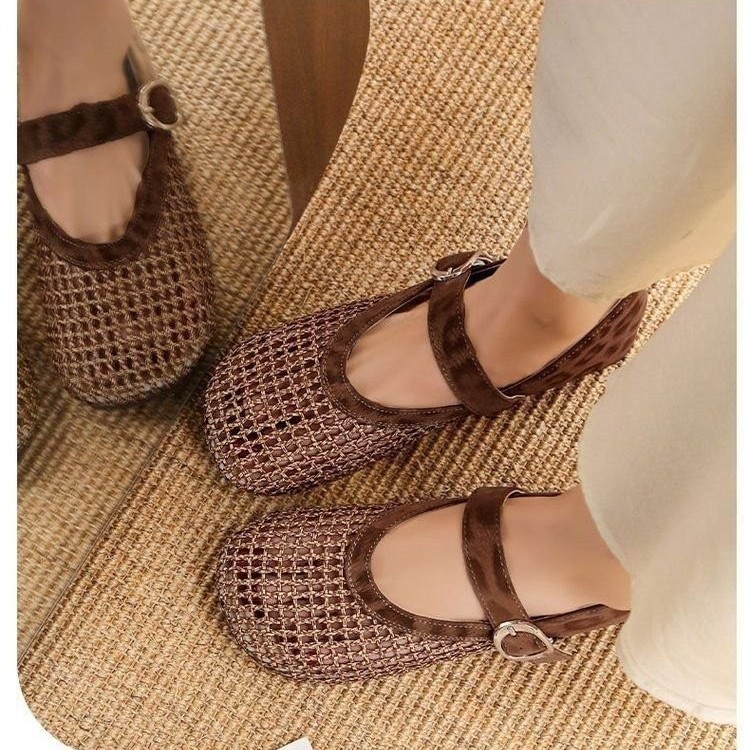 Zapatos de solos ligeros transpirables para mujeres 2026 nuevos zapatos de solos de moda de verano aumentan la altura de un pedazo de sandalias retrógradas de mujer
