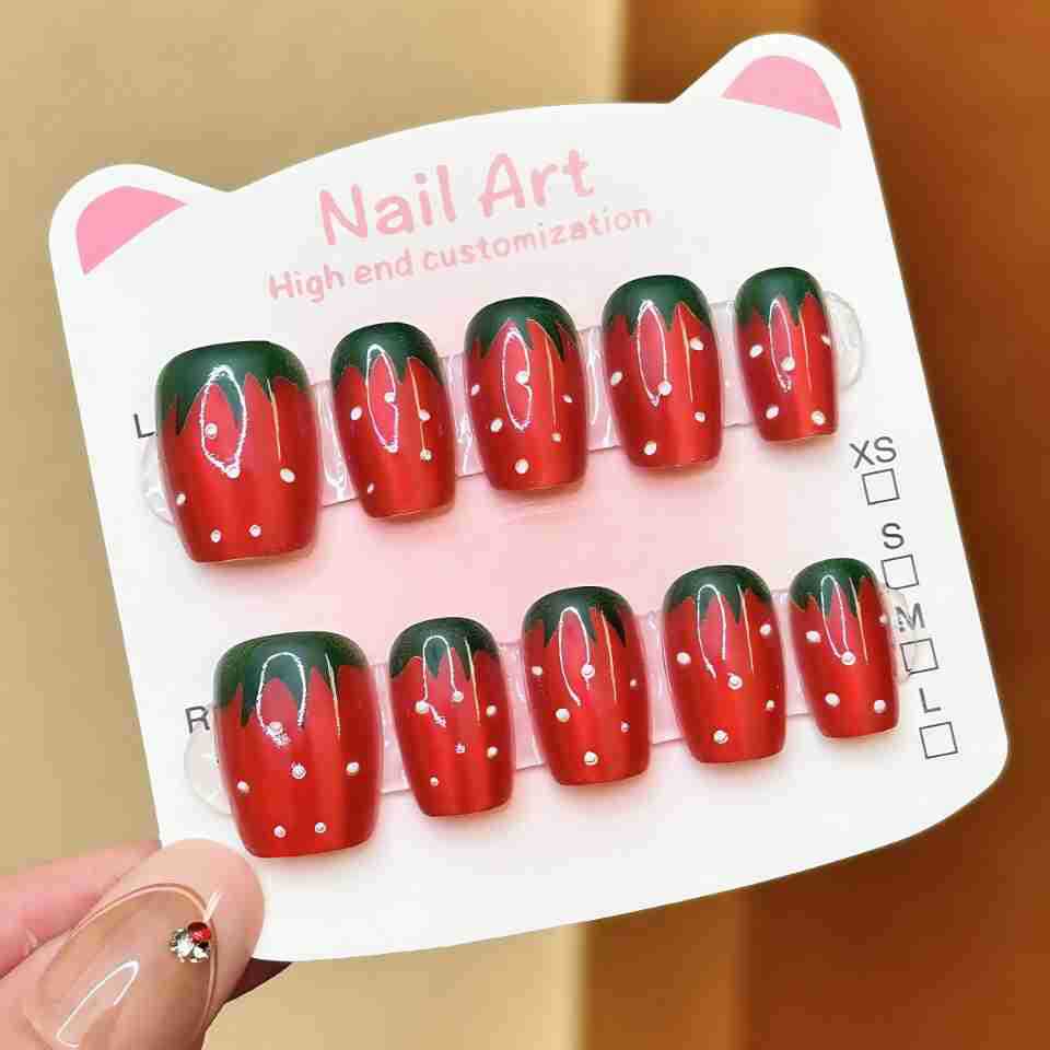 Armadura de vestir hecha a mano dulce y linda chica dulce blanca