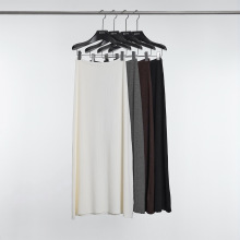 UMA WHITE广州十三行润登2025秋冬新款半身裙女 通勤针织A字长裙